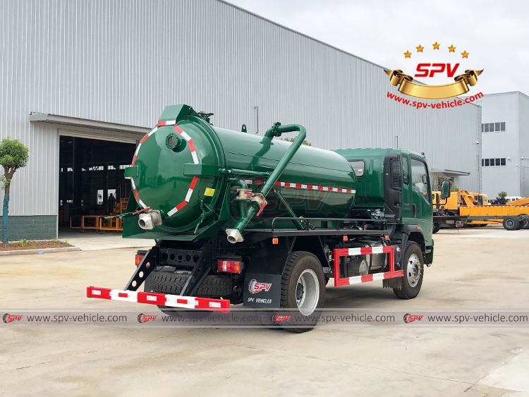 5,000 Litres Sewage Vacuum Truck Sinotruk - RB